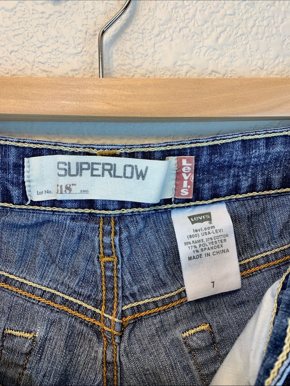Levi Strauss super low sz 7 y2k dark wash high waisted casual mom casual classic - Picture 4 of 4